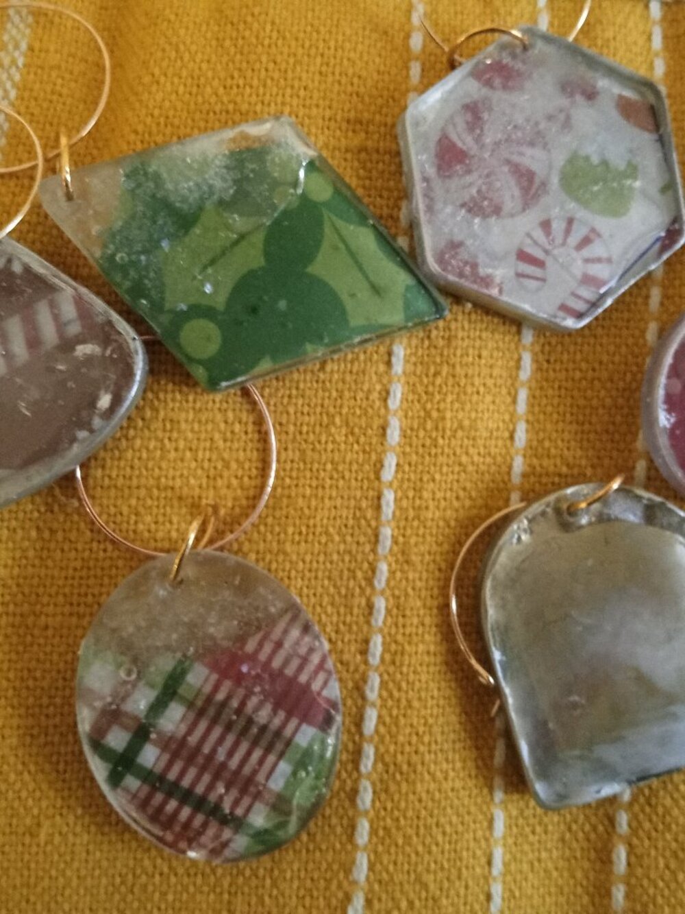 CHRISTMAS WINE CHARMS!